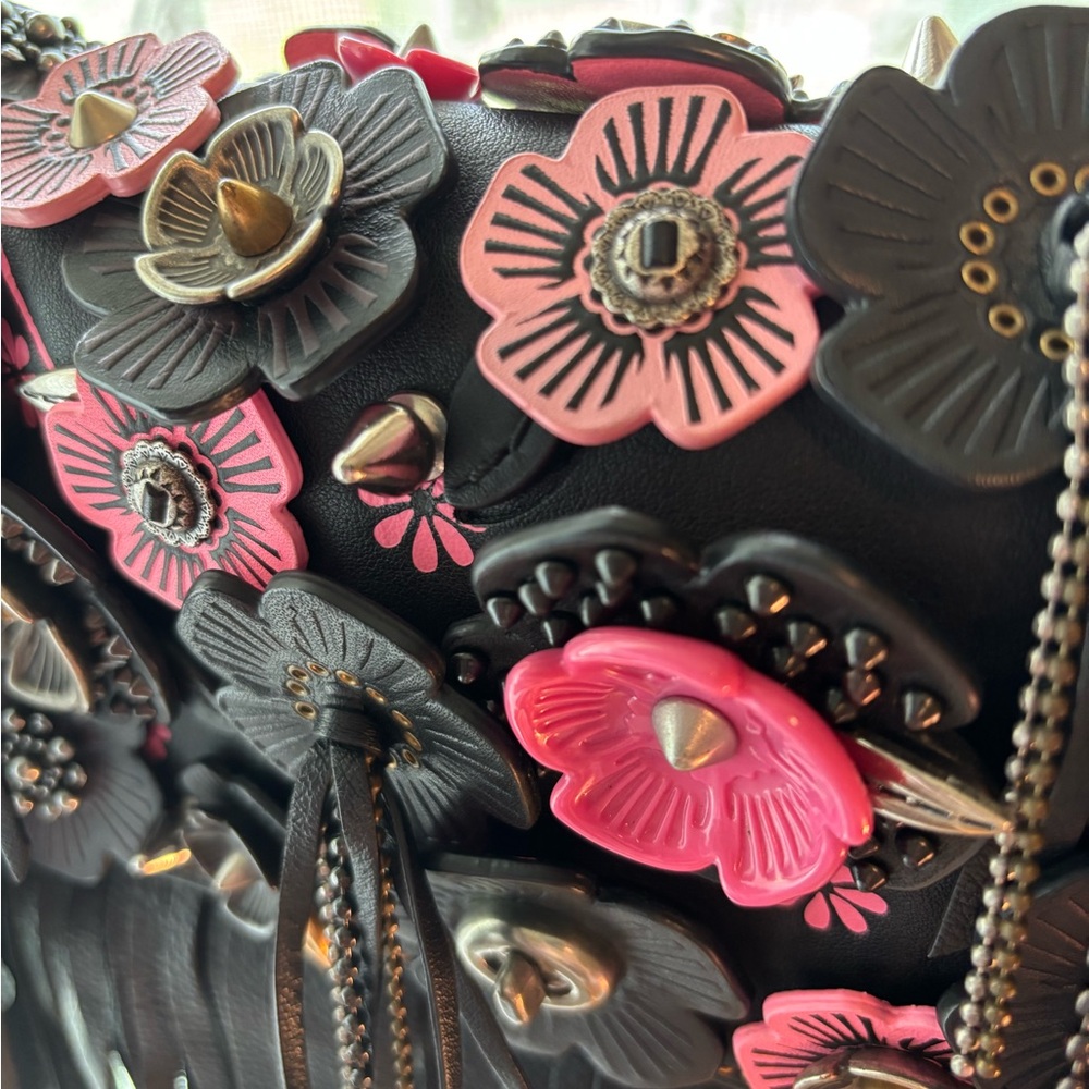 RARE Coach 1941 Dinky with Wild Tea Rose Fringe in Black and Pink, EUC - Picture 3 of 15